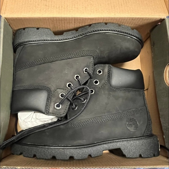 Brand New never been worn size youth 13 - Picture 1 of 5